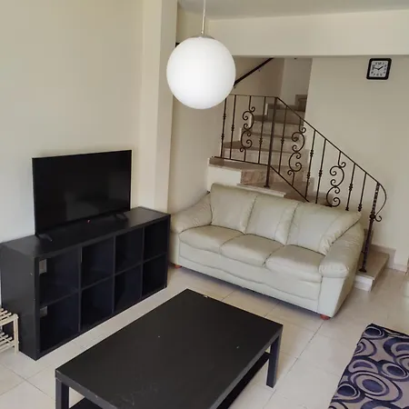 Private, 2 Bedroom House With Pool And Parking Limassol