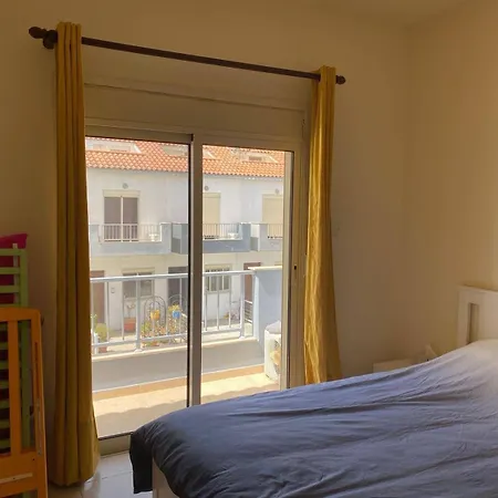 Private, 2 Bedroom House With Pool And Parking * לימסול