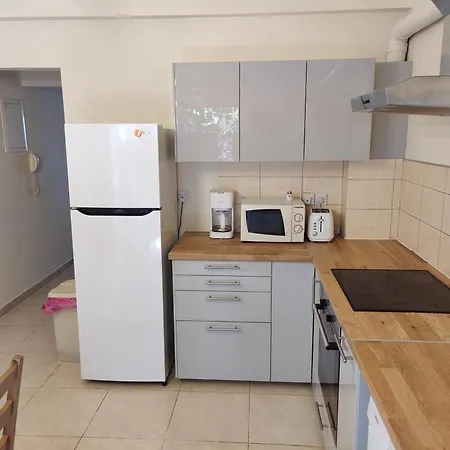 Private, 2 Bedroom House With Pool And Parking